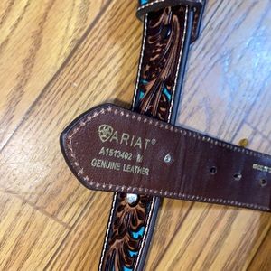 worn once ariat women’s belt.